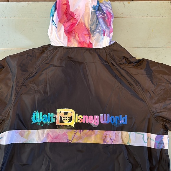 NWT Disney watercolor pullover (XL) and matching shorts (M) - Picture 11 of 14